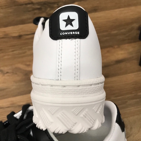 CONVERSE LOW TOP BRAND NEW - Picture 6 of 16